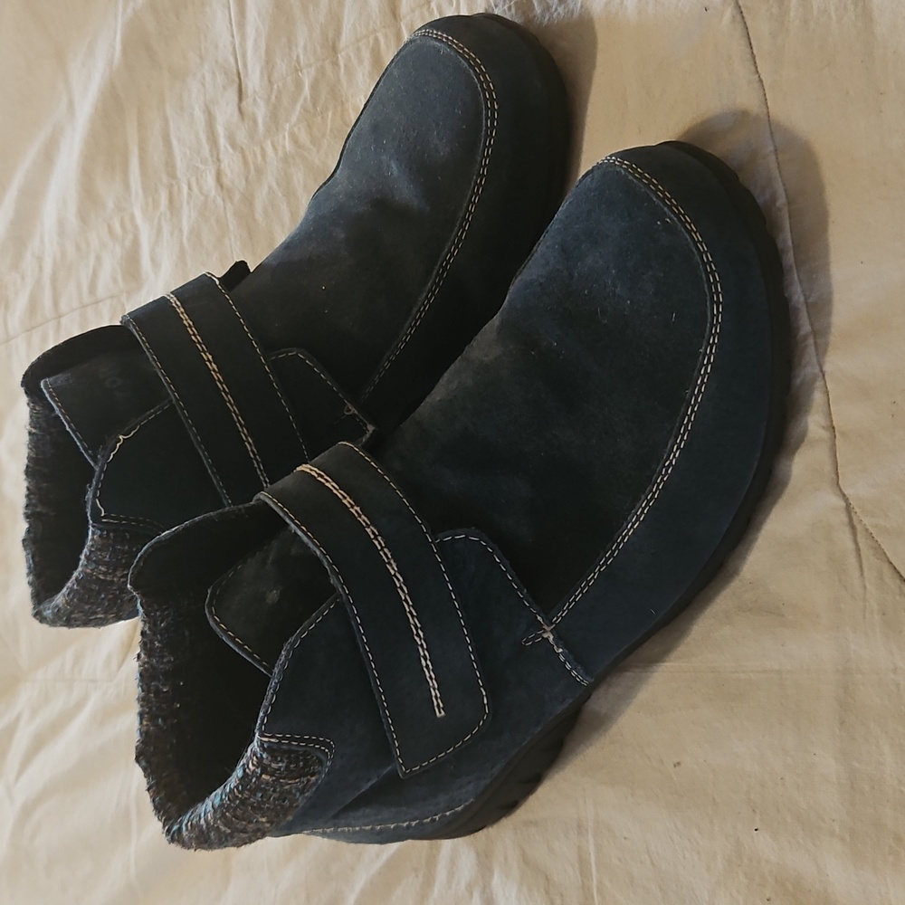 Propet Dark Blue Ankle Boots with Velcro 8.5 2E
